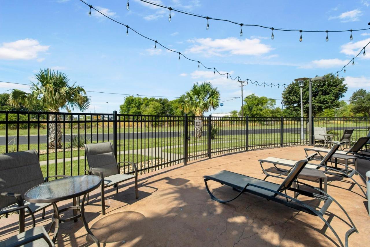 Holiday Inn Hotel & Suites Waco Northwest By Ihg Bellmead Zewnętrze zdjęcie