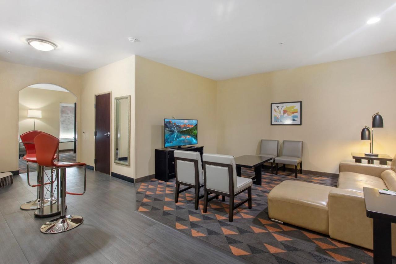 Holiday Inn Hotel & Suites Waco Northwest By Ihg Bellmead Zewnętrze zdjęcie